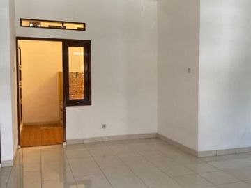 Rumah second dalam cluster di Bedahan Depok 650 jt