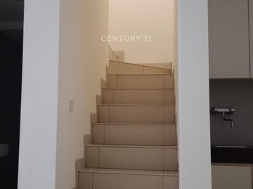 Rumah Siap Huni 2 Lantai Cluster Europe Green Lake City Cipondoh