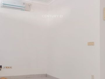 Rumah Siap Huni 2 Lantai Cluster Europe Green Lake City Cipondoh