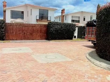 casa en venta en funza. Cod V15698