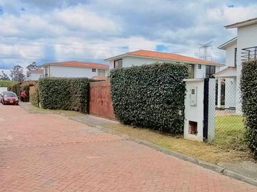 casa en venta en funza. Cod V15698
