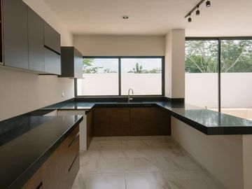 Casa en Venta en Mérida, Privada Tamora, Conkal (166)