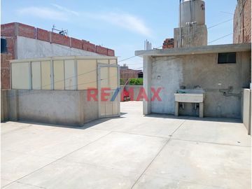 Venta de casa en Urb. San Isidro I Etapa, calle Uranio con Base para 5 pisos!
Ubicada cerca de Av. Metropolitana, Universidad Privada del Norte (UPN)