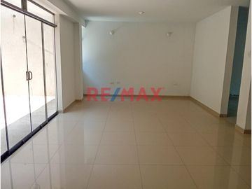 Venta de casa en Urb. San Isidro I Etapa, calle Uranio con Base para 5 pisos!
Ubicada cerca de Av. Metropolitana, Universidad Privada del Norte (UPN)