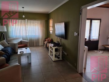 Casa  en Venta Moron / Moron (B110 607)