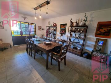 Casa  en Venta Moron / Moron (B110 607)