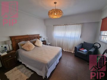 Casa  en Venta Moron / Moron (B110 607)
