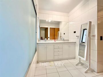 Departamento en venta de 4 dorm. en Lo Barnechea