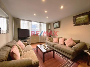 Se Vende Departamento Tipo Casa De 4 Pisos                                       Puerta A La Calle                                  Av. Ignacio Merino