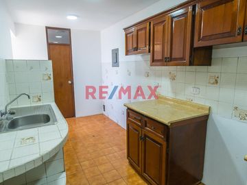 📍 Departamento en Los Álamos de Monterrico – Surco

💥 PRECIO AJUSTADO: $115,000 💰
(Incluye cochera lineal para 2 autos o camionetas 🚗🚗)
📄 ¡Documen