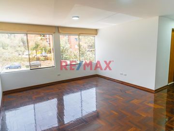 📍 Departamento en Los Álamos de Monterrico – Surco

💥 PRECIO AJUSTADO: $115,000 💰
(Incluye cochera lineal para 2 autos o camionetas 🚗🚗)
📄 ¡Documen