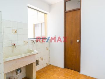 📍 Departamento en Los Álamos de Monterrico – Surco

💥 PRECIO AJUSTADO: $115,000 💰
(Incluye cochera lineal para 2 autos o camionetas 🚗🚗)
📄 ¡Documen