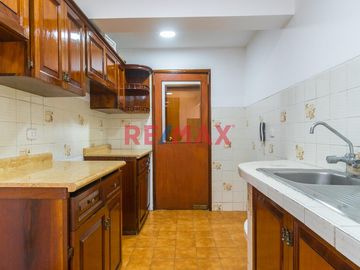 📍 Departamento en Los Álamos de Monterrico – Surco

💥 PRECIO AJUSTADO: $115,000 💰
(Incluye cochera lineal para 2 autos o camionetas 🚗🚗)
📄 ¡Documen