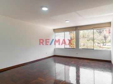 📍 Departamento en Los Álamos de Monterrico – Surco

💥 PRECIO AJUSTADO: $115,000 💰
(Incluye cochera lineal para 2 autos o camionetas 🚗🚗)
📄 ¡Documen