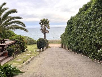 Casa en venta de 3 dorm. frente al mar - Quintero