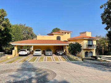 Se Vende Casa en el fraccionamiento Bugambilias