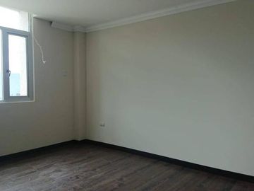 Venta casa 3 dormitorios acabados de lujo, Por estrenar, Sector Nayón