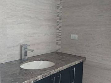 Venta casa 3 dormitorios acabados de lujo, Por estrenar, Sector Nayón