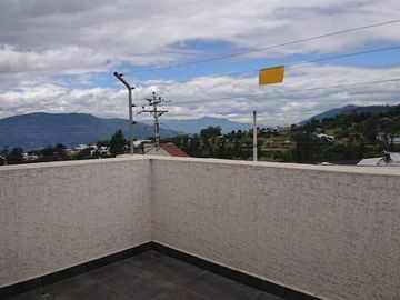 Venta casa 3 dormitorios acabados de lujo, Por estrenar, Sector Nayón