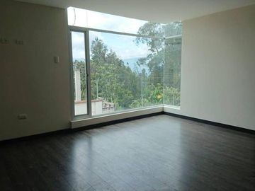 Venta casa 3 dormitorios acabados de lujo, Por estrenar, Sector Nayón