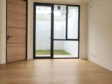 Hunian Modern 2 Lantai Dengan Desain Elegan  Nyaman