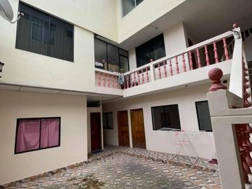 Casa rentera en venta en el centro de Loja