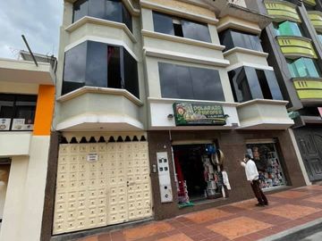 Casa rentera en venta en el centro de Loja
