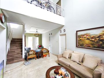 Rumah 6 Kamar Tidur SHM 10 Mnt ke Summarecon Mall Serpong J-45121