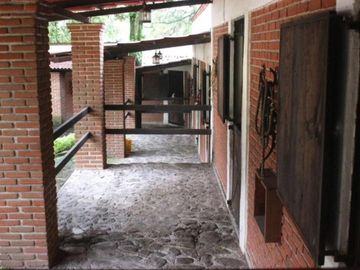 Rancho ecuestre en medio del bosque en Huitzilac, Morelos