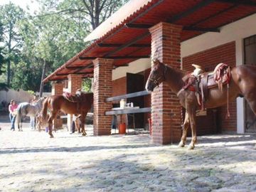 Rancho ecuestre en medio del bosque en Huitzilac, Morelos