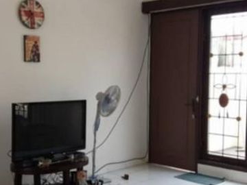 Rumah Second 2 Lantai Mewah dan Strategis di Ciputat Tangsel 2 M an (aisah)