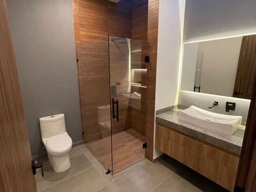 Residencia en La Condesa Juriquilla,  5 Recamaras, 5.5 Baños, Roof Garden, Jardí