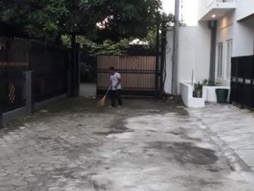 Rumah Dijual Jogja Cantik Strategis jl Sulawesi jl kaliurang km 6 dkt UGM