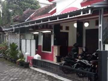 Rumah Dijual Jogja Cantik Strategis jl Sulawesi jl kaliurang km 6 dkt UGM