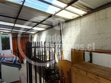 2 PISOS. 240 M2. 4 dorm. 2 Baños. en Peñalolén