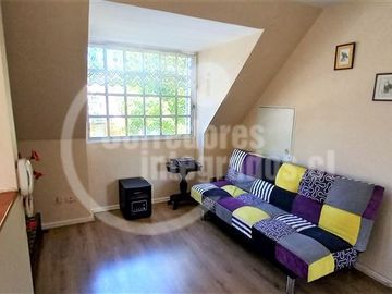 2 PISOS. 240 M2. 4 dorm. 2 Baños. en Peñalolén