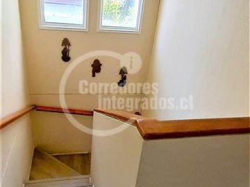 2 PISOS. 240 M2. 4 dorm. 2 Baños. en Peñalolén