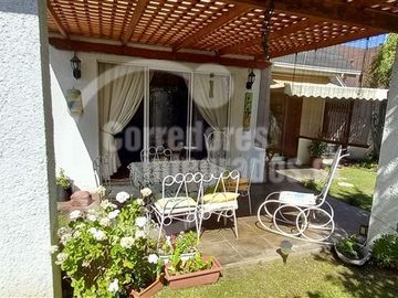 2 PISOS. 240 M2. 4 dorm. 2 Baños. en Peñalolén