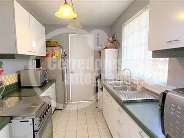 2 PISOS. 240 M2. 4 dorm. 2 Baños. en Peñalolén