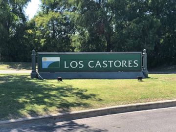 VENTA Lote Los Castores Nordelta al lago central