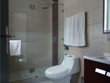 SE VENDE APARTAMENTO AMOBLADO EN CARRASQUILLA