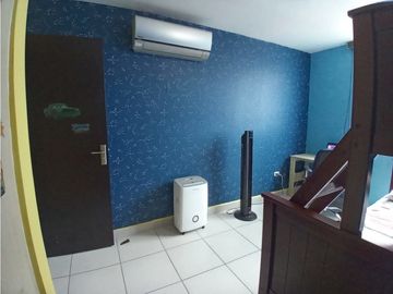 SE VENDE APARTAMENTO AMOBLADO EN CARRASQUILLA