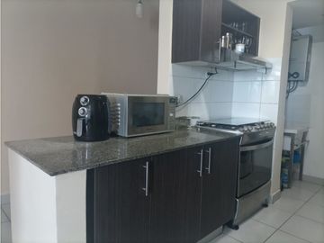 SE VENDE APARTAMENTO AMOBLADO EN CARRASQUILLA