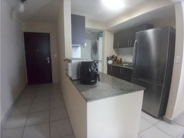SE VENDE APARTAMENTO AMOBLADO EN CARRASQUILLA