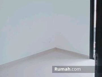 Miliki rumah Mewah Dan Strategis 2 lantai tugu batu sawangan
