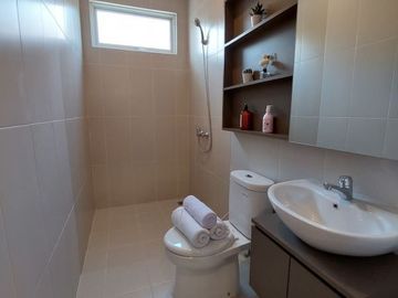 Alma @Omaha Rumah Full Furnished Lokasi Strategis di Gading Serpong