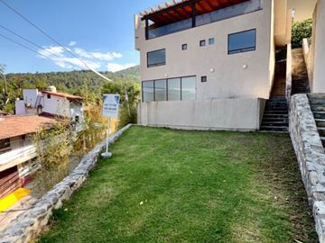 CASA EN VENTA EN ALTAVA RESIDENCIAL VALLE DE BRAVO MEXICO