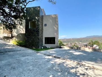 CASA EN VENTA EN ALTAVA RESIDENCIAL VALLE DE BRAVO MEXICO