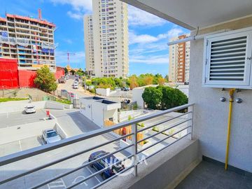¡Tu nuevo hogar te espera en la Urbanización Santa Victoria! 🏡✨  

📍Ubicación privilegiada
Descubre este acogedor departamento en el 2do piso con a