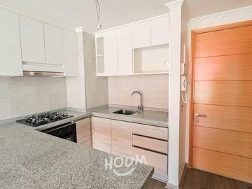 ¡Tu nuevo hogar te espera en la Urbanización Santa Victoria! 🏡✨  

📍Ubicación privilegiada
Descubre este acogedor departamento en el 2do piso con a